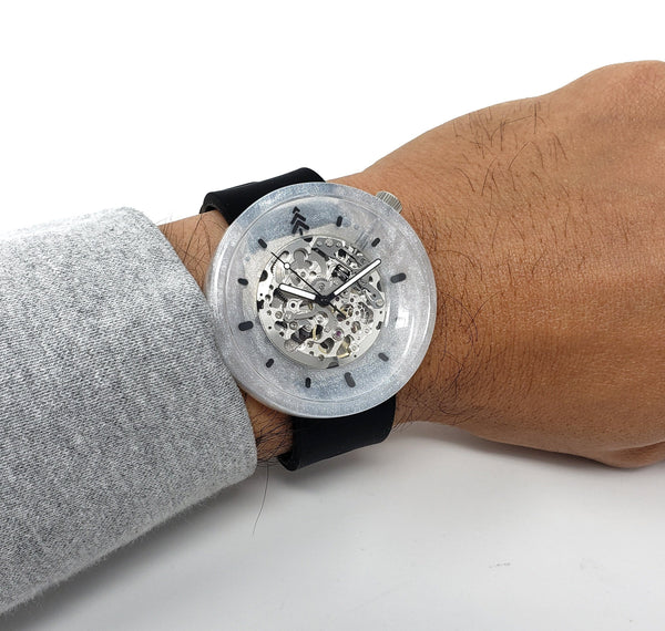 Metallic white resin watch 